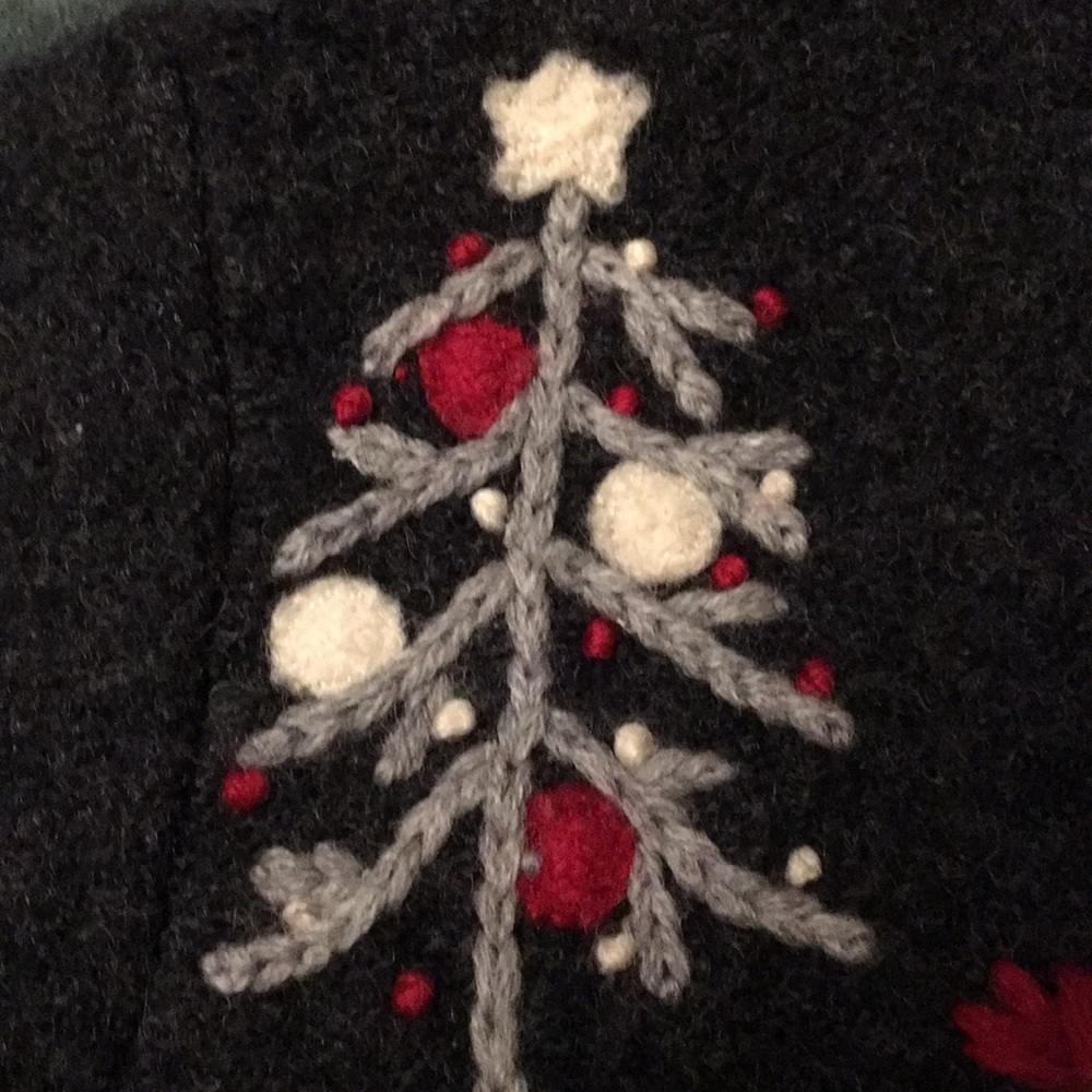 Talbot's Winter/Christmas Sweater - Picture 5 of 7